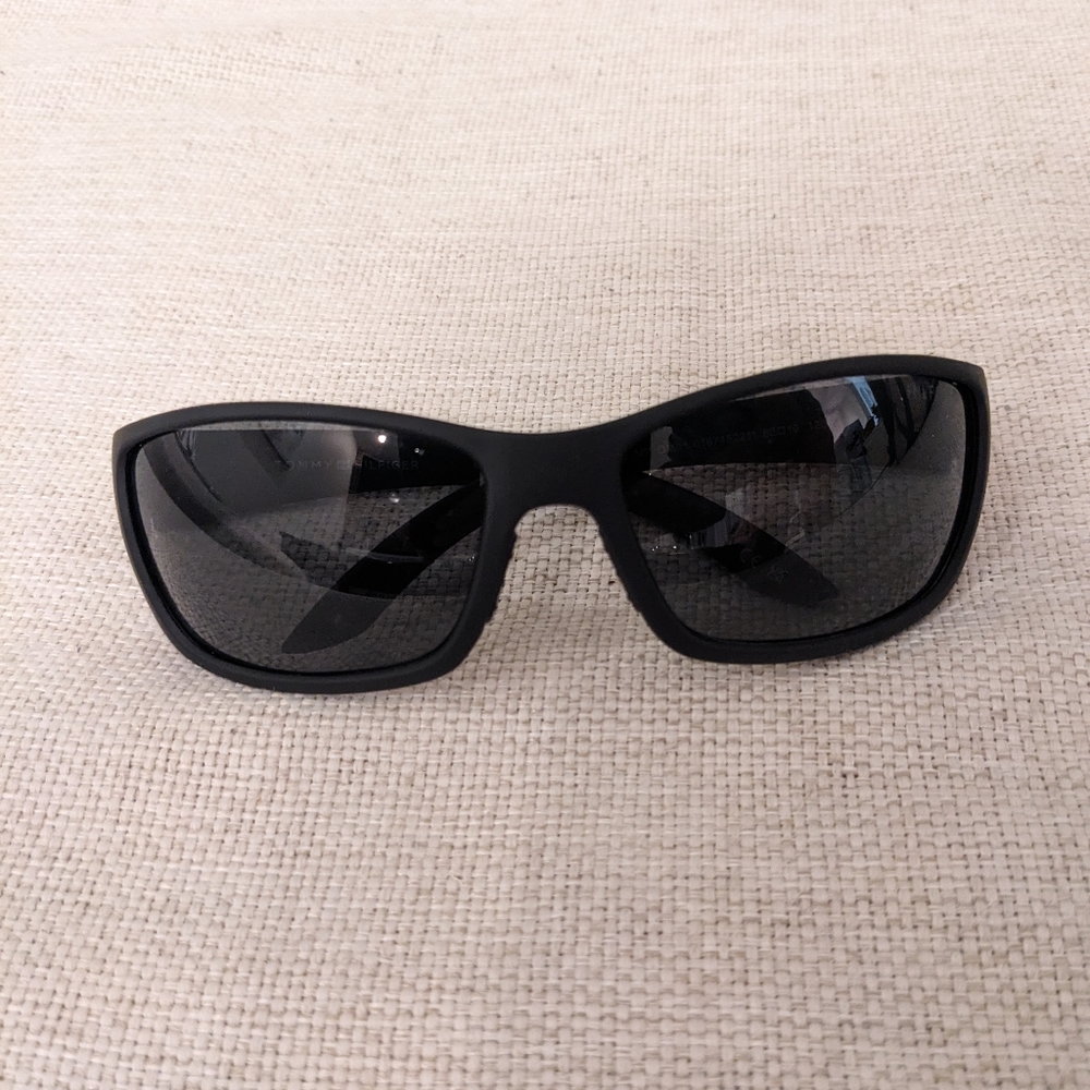 Tommy Hilfiger Jesse MP OM81 Men's Matte Black Sunglasses